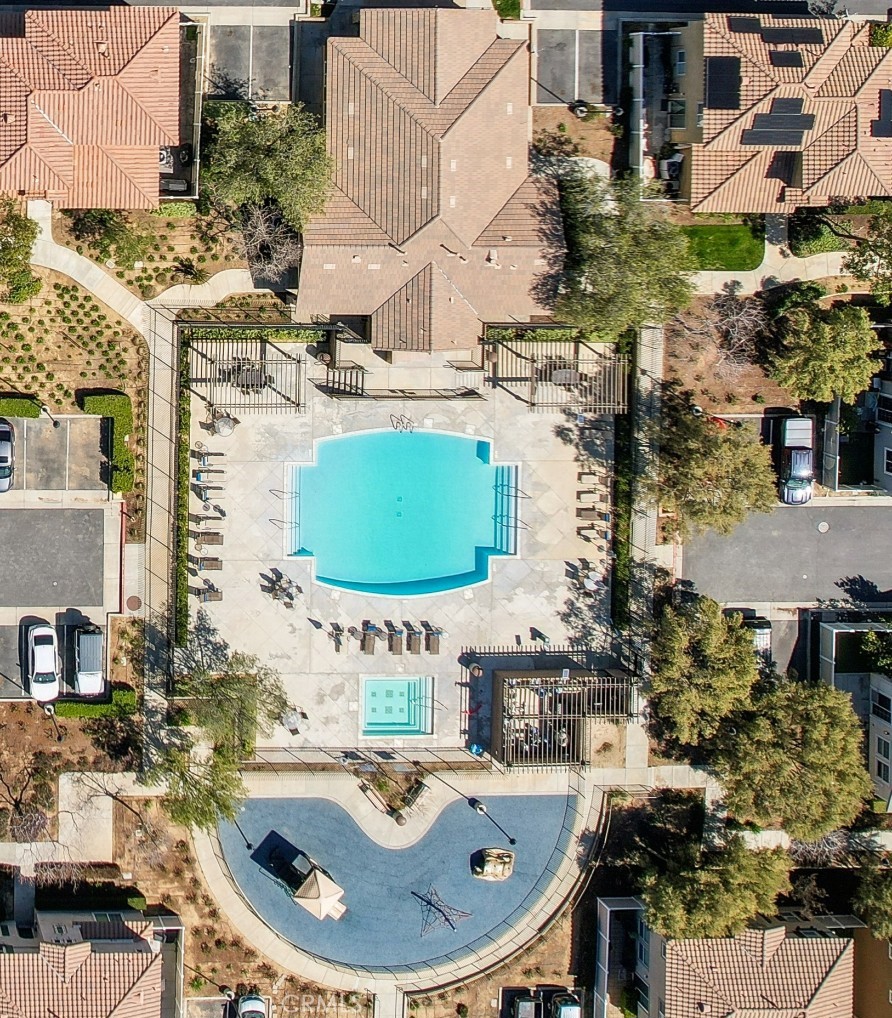 https://media.crmls.org/medias/9edc0769-ba12-4f42-8d37-be4718a9ae14.jpg?preset=X-Large