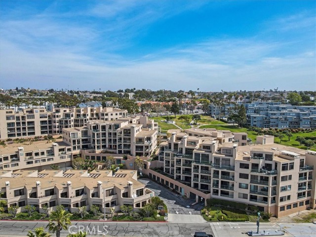 130 The Village # 106, Redondo Beach, California 90277, 2 Bedrooms Bedrooms, ,2 BathroomsBathrooms,Residential Lease,For Rent,130 The Village # 106,CRSB22046617