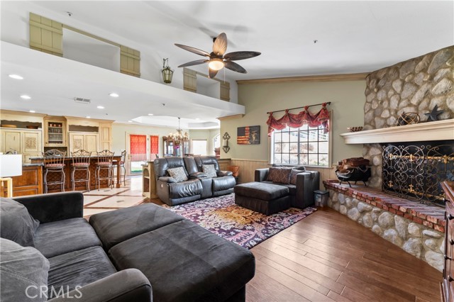 34037 Agua Dulce Canyon Road, Agua Dulce CA: https://media.crmls.org/medias/9edca1f1-3342-44f4-8417-cf7d18765d85.jpg