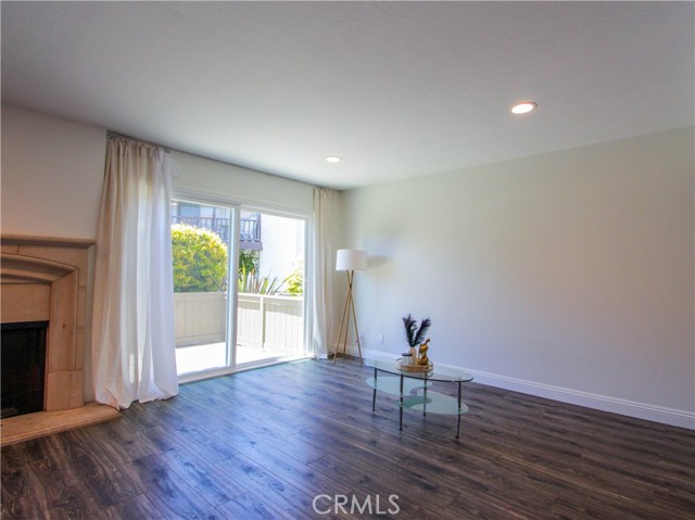 835 Amigos Way, Newport Beach CA: https://media.crmls.org/medias/9edd0a3e-2982-4866-99de-2a43ab2bf2ea.jpg