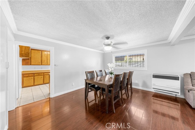 157 E 70th Street, Los Angeles CA: https://media.crmls.org/medias/9edd5f26-08d0-4cbe-a01e-c4b3054b5b38.jpg