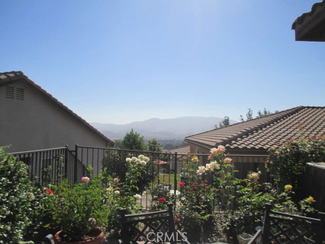 9216 Pioneer Lane, Corona CA: https://media.crmls.org/medias/9edddc69-4780-494e-8c4d-13e45197a79f.jpg