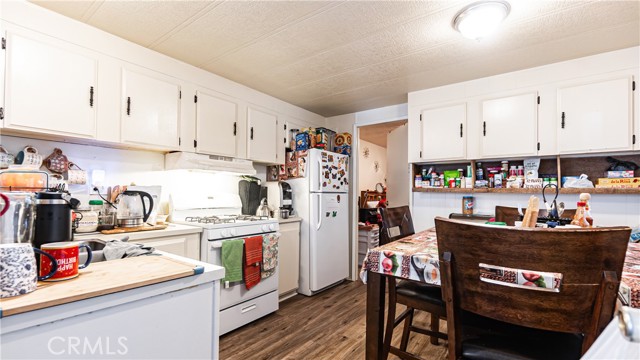 Detail Gallery Image 4 of 12 For 17455 Marygold #3,  Bloomington,  CA 92316 - 2 Beds | 1/1 Baths