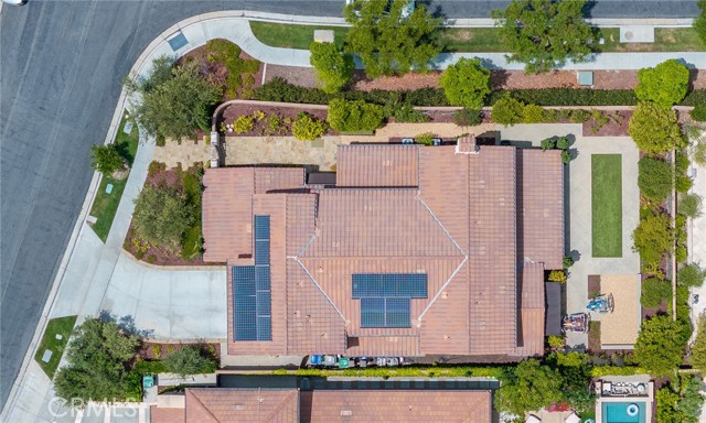 17 Lowland, Irvine CA: https://media.crmls.org/medias/9ede6a48-f0cf-4c7f-97a2-2051e3f57e23.jpg