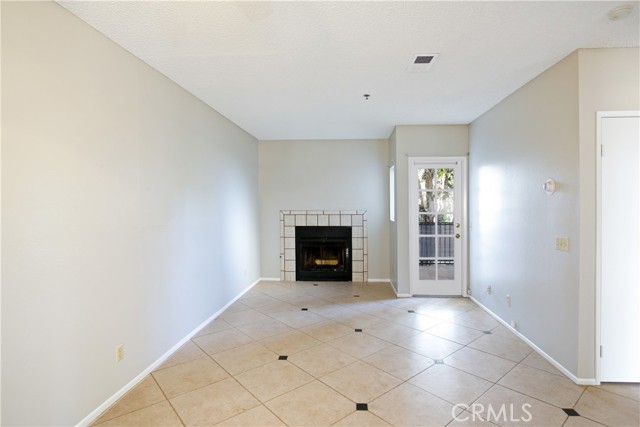 260 Victoria Street, Costa Mesa CA: https://media.crmls.org/medias/9edf1963-2051-485e-a62f-44deb738a62a.jpg