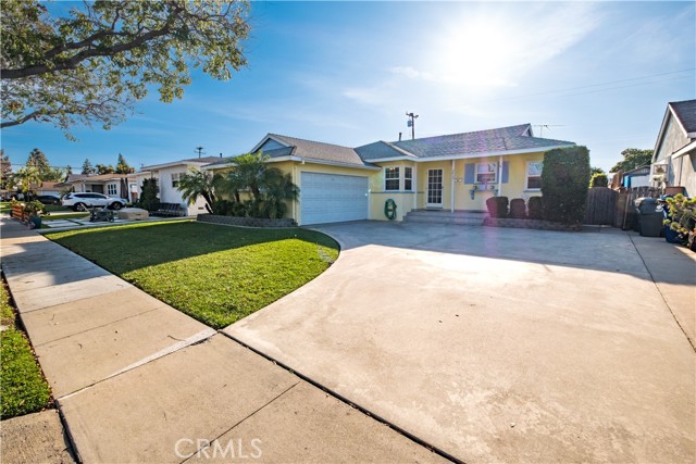 Detail Gallery Image 3 of 30 For 5813 Fanwood Ave, Lakewood,  CA 90713 - 3 Beds | 2 Baths