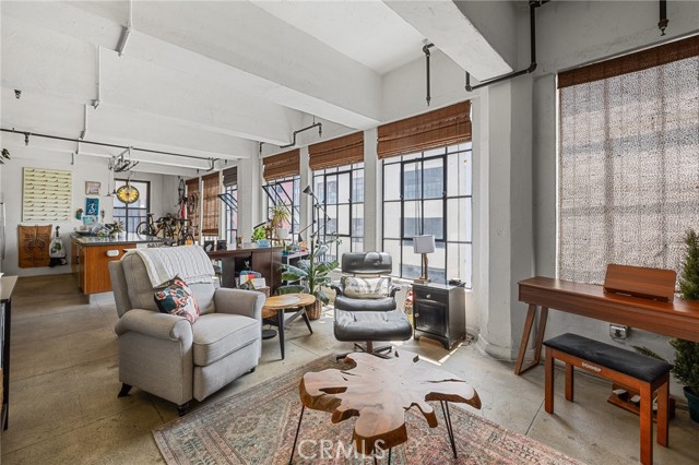 Detail Gallery Image 2 of 37 For 746 S Los Angeles St #906,  Los Angeles,  CA 90014 - 1 Beds | 1 Baths