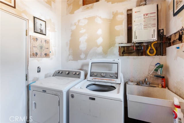 Laundry in workshop