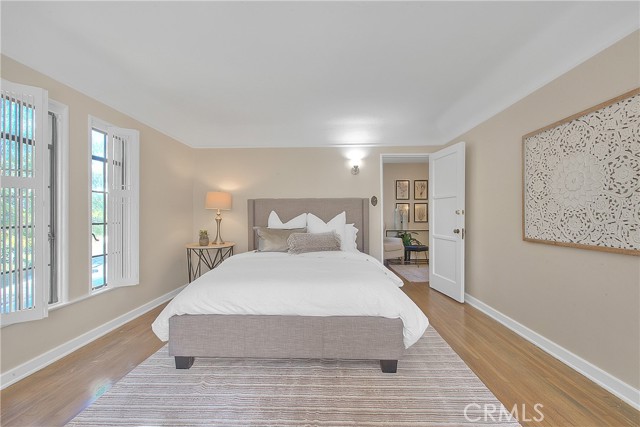 Detail Gallery Image 51 of 75 For 900 S Longwood Ave, Los Angeles,  CA 90019 - 4 Beds | 3/1 Baths