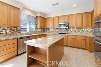 Detail Gallery Image 4 of 5 For 45591 Pheasant Pl, Temecula,  CA 92592 - 5 Beds | 4 Baths