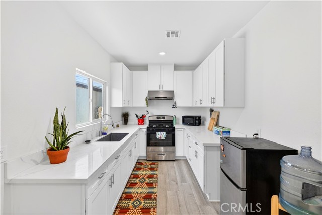 Detail Gallery Image 29 of 47 For 614 N Shelton, Santa Ana,  CA 92703 - 5 Beds | 2 Baths