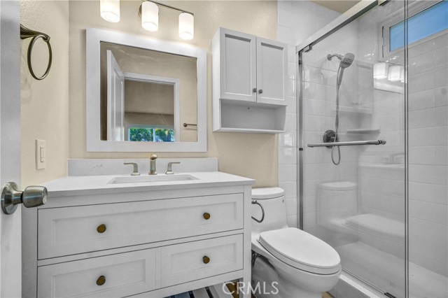 17232 Golden View Lane, Huntington Beach CA: https://media.crmls.org/medias/9ee30534-25be-405c-af81-0a2e53e12f5e.jpg