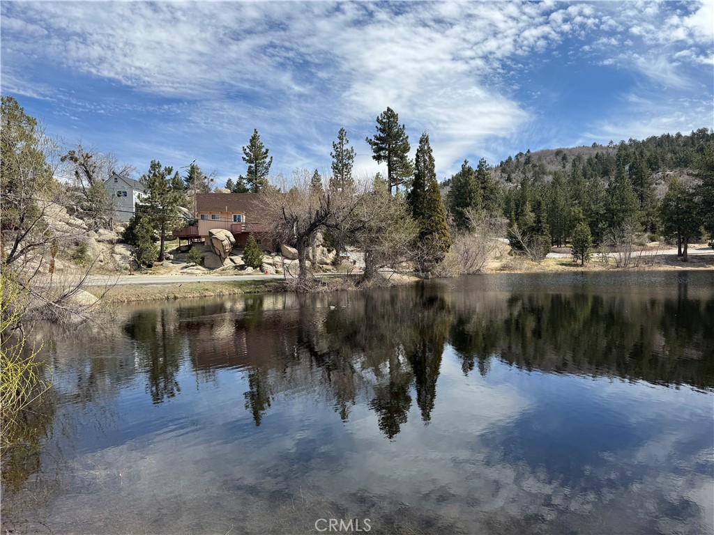 https://media.crmls.org/medias/9ee34a76-6860-4305-acf4-5f109fb739de.jpg?preset=X-Large