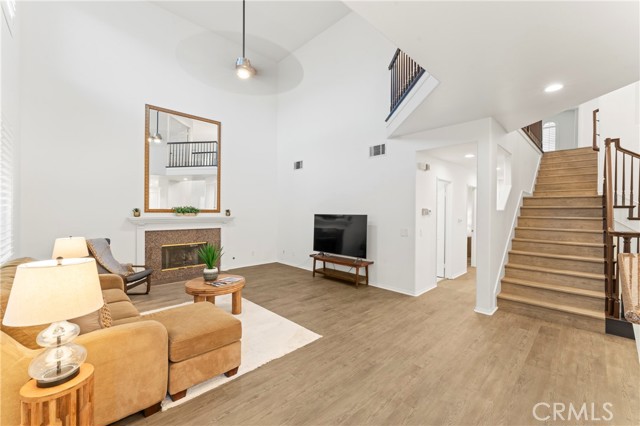 Detail Gallery Image 5 of 39 For 921 Camino Vera Cruz, Camarillo,  CA 93010 - 4 Beds | 3/1 Baths