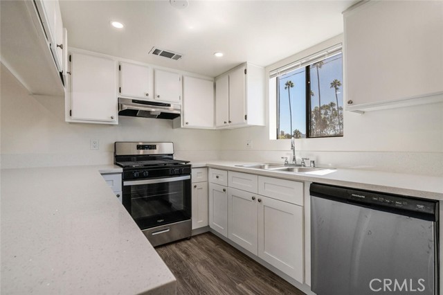 1129 Linden Avenue, Glendale CA: https://media.crmls.org/medias/9ee4c78a-1ff4-42e1-9ae4-c5bdaf8b32e0.jpg
