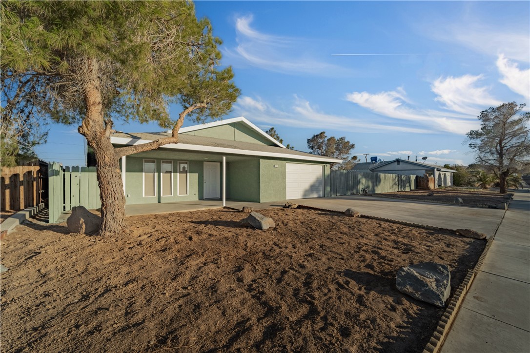 Detail Gallery Image 1 of 32 For 1032 S Farragut St, Ridgecrest,  CA 93555 - 3 Beds | 2 Baths