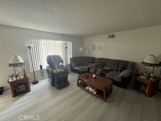 Detail Gallery Image 12 of 73 For 1140 Amberwood Dr, Hemet,  CA 92543 - 2 Beds | 2 Baths