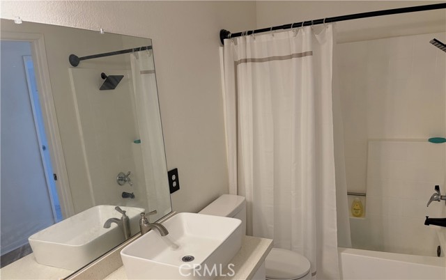 14827 Kimberly Street, Adelanto CA: https://media.crmls.org/medias/9ee5e7e2-4721-4b39-aadd-3cd91e949d49.jpg