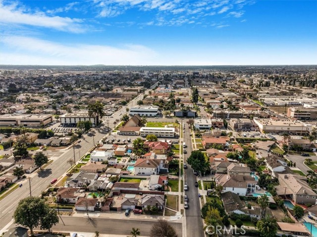 10014 La Reina Avenue, Downey, California 90240, 5 Bedrooms Bedrooms, ,5 BathroomsBathrooms,Single Family Residence,For Sale,La Reina,DW25006841