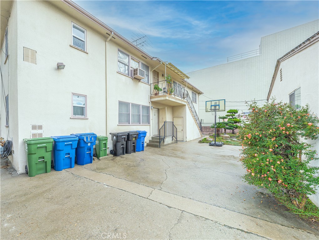 MLS #OC25281827 image #11