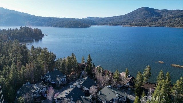Detail Gallery Image 3 of 37 For 39802 Lakeview Dr #10,  Big Bear Lake,  CA 92315 - 2 Beds | 2/1 Baths