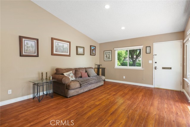 10030 Larwin Avenue, 4 photo 6
