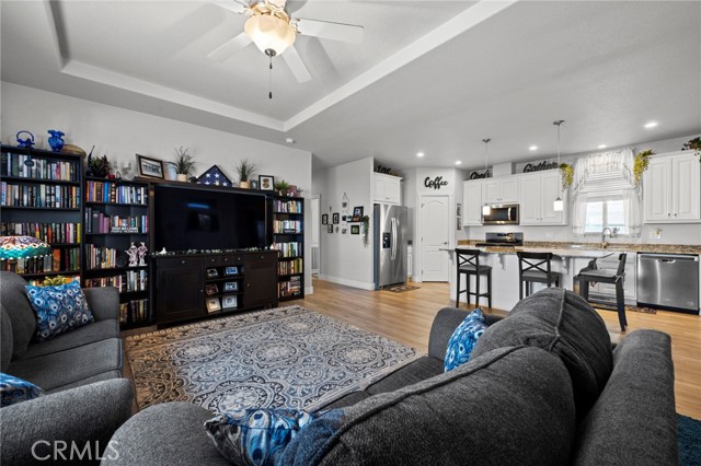 1245 W Cienega Avenue, San Dimas CA: https://media.crmls.org/medias/9ee73270-5b1c-4163-94fe-24b44477cbc2.jpg