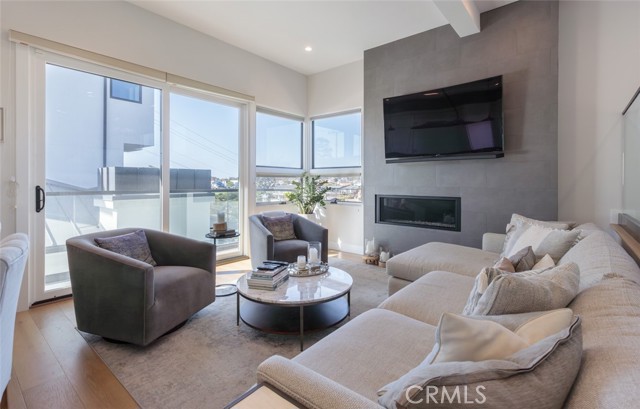 Detail Gallery Image 10 of 43 For 314 Dahlia, Corona Del Mar,  CA 92625 - 3 Beds | 3 Baths