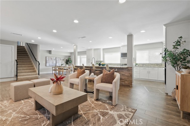 Detail Gallery Image 6 of 40 For 340 E Riverdale, Orange,  CA 92865 - 5 Beds | 3 Baths