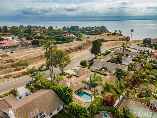 541 Paseo Lunado, Palos Verdes Estates, California 90274, 4 Bedrooms Bedrooms, ,3 BathroomsBathrooms,Residential,Sold,Paseo Lunado,PV21184616