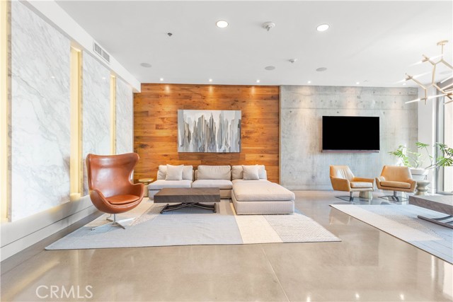 1111 S Grand Avenue, Los Angeles CA: https://media.crmls.org/medias/9ee7f6c1-7610-463e-be1e-371bbfdfcd89.jpg