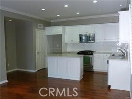 Detail Gallery Image 6 of 15 For 79 Splendor, Irvine,  CA 92618 - 3 Beds | 2/1 Baths