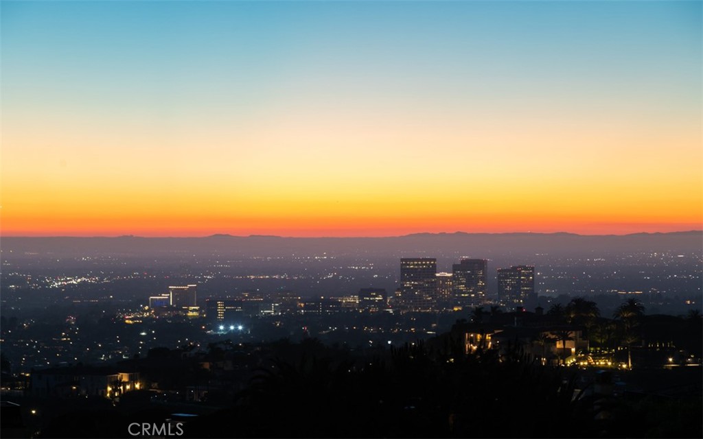 https://media.crmls.org/medias/9ee84105-2a66-40f1-bcdd-ef490ca03576.jpg?preset=X-Large