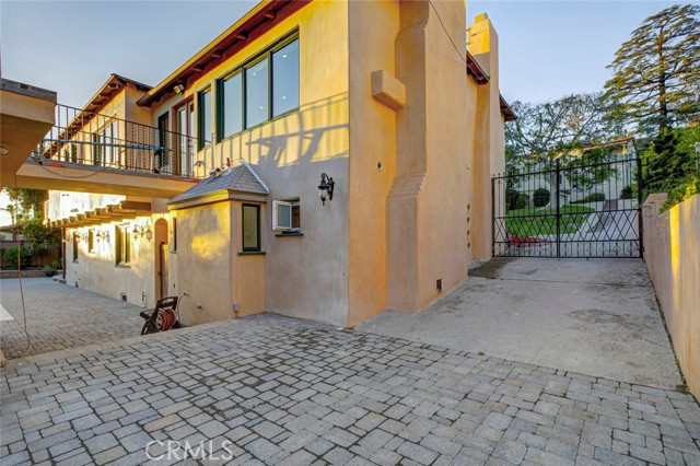 Detail Gallery Image 32 of 36 For 954 Rosemount, Glendale,  CA 91207 - 5 Beds | 3 Baths