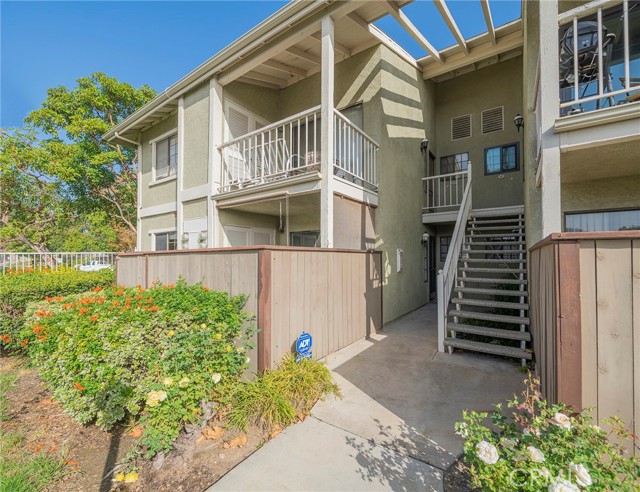 Detail Gallery Image 1 of 1 For 1181 Packers Cir #123,  Tustin,  CA 92780 - 1 Beds | 1 Baths