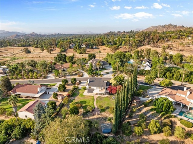 6641 Hawarden Drive, Riverside CA: https://media.crmls.org/medias/9ee92dc2-d6c3-416d-ab50-fa820176239f.jpg