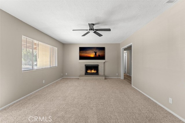 Detail Gallery Image 2 of 28 For 40596 Mulberry Dr, Hemet,  CA 92544 - 3 Beds | 2 Baths