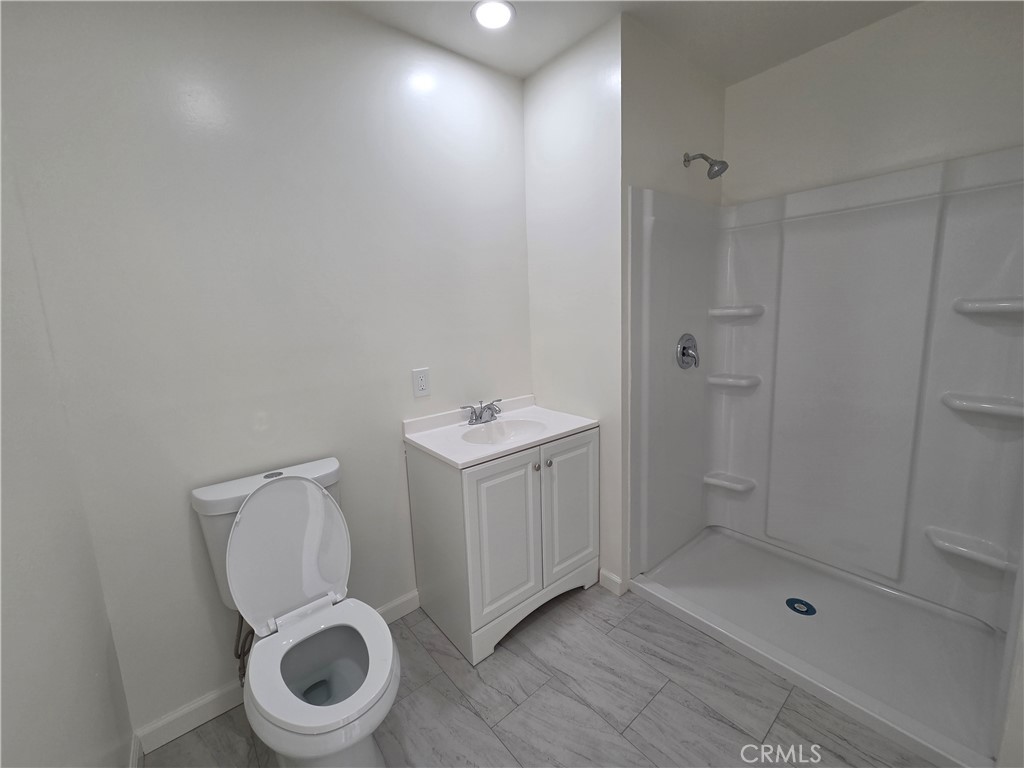 https://media.crmls.org/medias/9ee99d4d-1d0f-446e-91b5-4e190c6afe2e.jpg?preset=X-Large