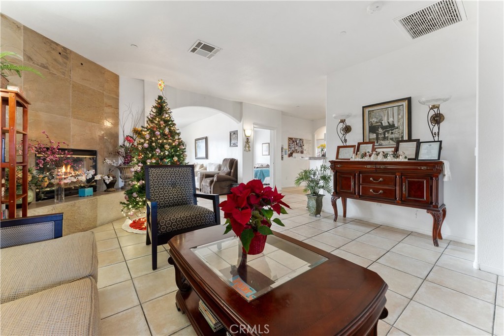 MLS #OC25213991 image #19