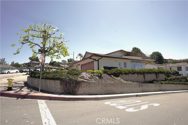 2615 Temple Hills Drive, Laguna Beach CA: https://media.crmls.org/medias/9ee9a272-1eba-4f95-8da9-7a55ae1dd420.jpg