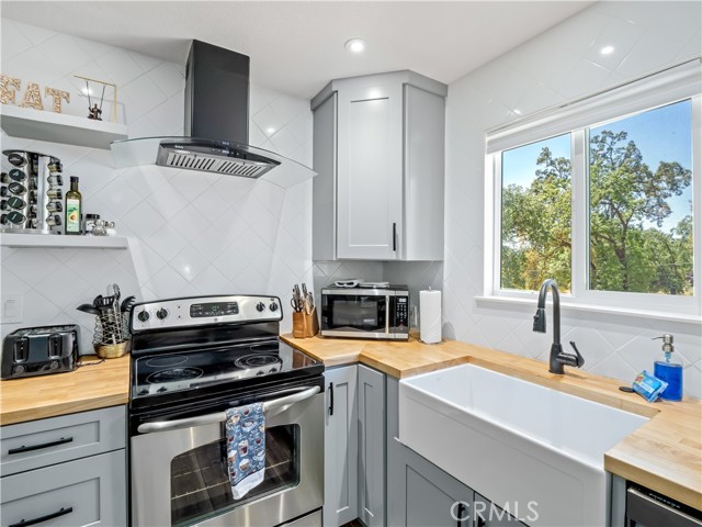 Detail Gallery Image 47 of 65 For 52092 Road 423, Oakhurst,  CA 93644 - 5 Beds | 3 Baths