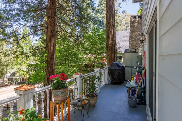 Detail Gallery Image 22 of 43 For 237 Corona Cir, Lake Arrowhead,  CA 92352 - 6 Beds | 3/1 Baths