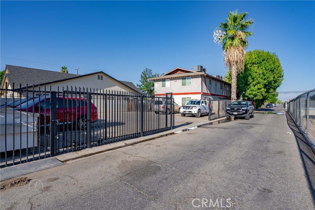 Detail Gallery Image 4 of 19 For 1102 Gage St, Bakersfield,  CA 93305 - – Beds | – Baths