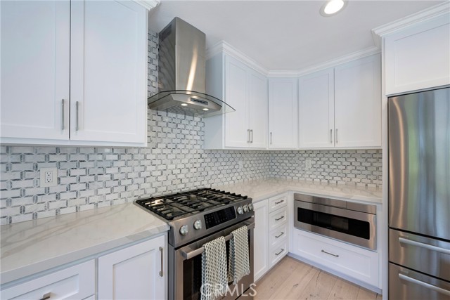 939 Blue Mountain, Westlake Village CA: https://media.crmls.org/medias/9eebb69e-90aa-409e-be37-a8d81dc18516.jpg