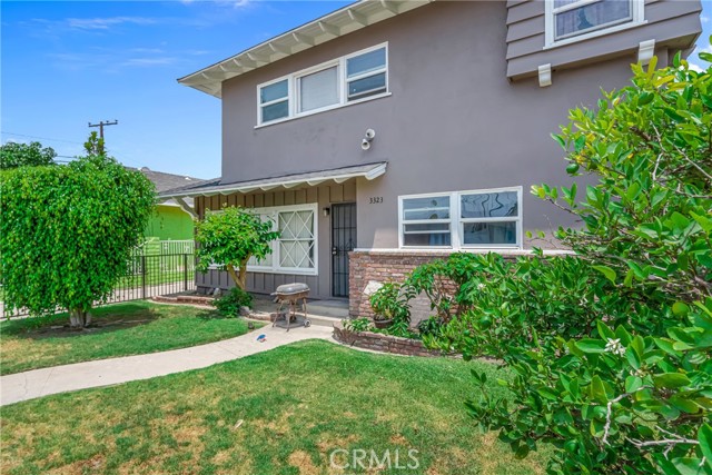 Detail Gallery Image 5 of 20 For 3323 Los Flores Bld, Lynwood,  CA 90262 - – Beds | – Baths