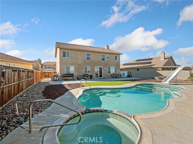 Detail Gallery Image 4 of 42 For 12685 Biscayne, Victorville,  CA 92392 - 5 Beds | 3/1 Baths