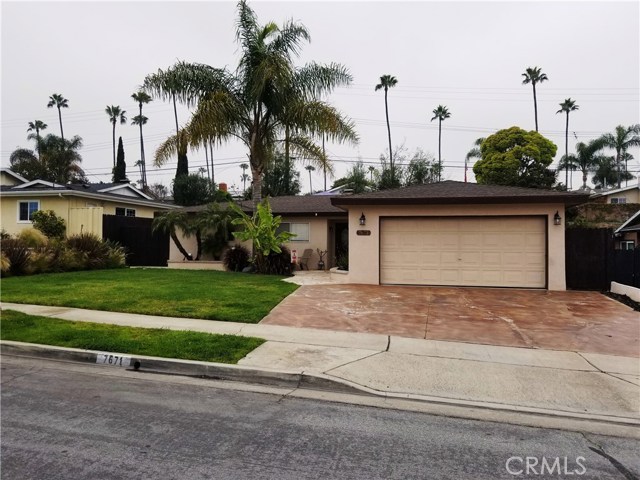 7671 Alberta Dr, Huntington Beach, CA 92648