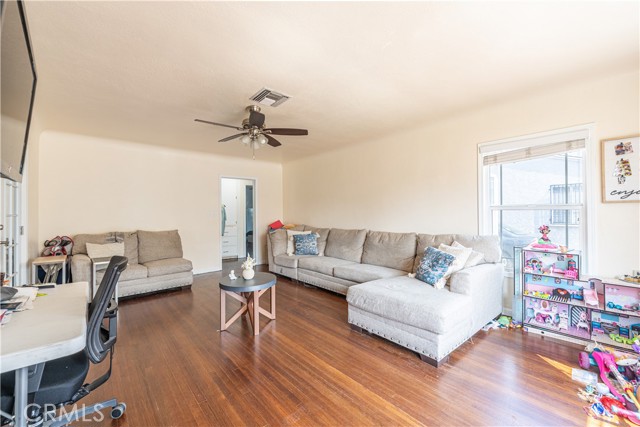 601 S Pearl Avenue, Compton CA: https://media.crmls.org/medias/9eedc713-a58b-4356-9ed5-8d8847323b77.jpg