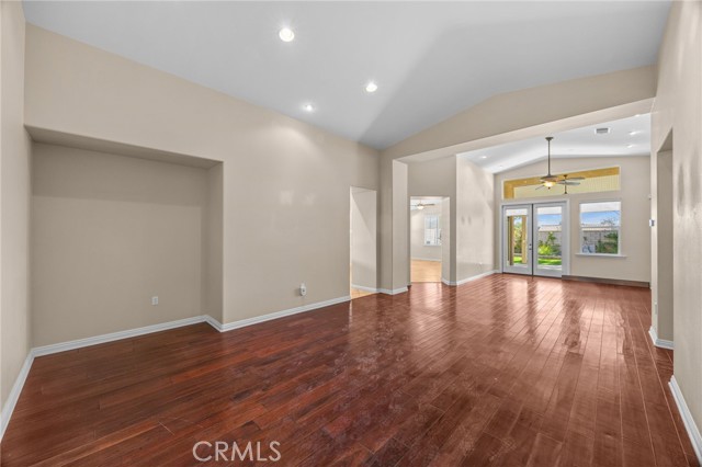 Detail Gallery Image 5 of 42 For 180 Salt Crk, Beaumont,  CA 92223 - 3 Beds | 2 Baths