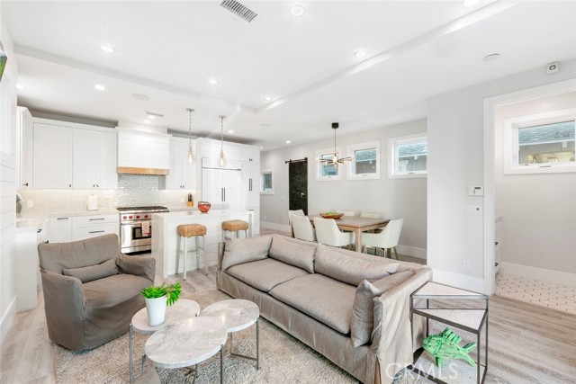 417 E Bay, Newport Beach CA: https://media.crmls.org/medias/9eeecb80-4cbf-4de8-b407-f50752e4444c.jpg